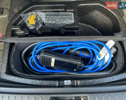 Серый Хендай Kona Electric, объемом двигателя 0 л и пробегом 130 тыс. км за 17400 $, фото 24 на Automoto.ua