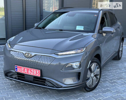 Серый Хендай Kona Electric, объемом двигателя 0 л и пробегом 117 тыс. км за 16999 $, фото 21 на Automoto.ua