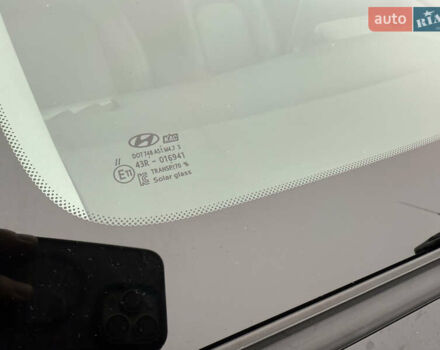 Серый Хендай Kona Electric, объемом двигателя 0 л и пробегом 103 тыс. км за 17300 $, фото 8 на Automoto.ua