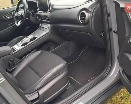 Серый Хендай Kona Electric, объемом двигателя 0 л и пробегом 180 тыс. км за 16700 $, фото 13 на Automoto.ua