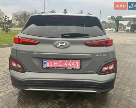 Серый Хендай Kona Electric, объемом двигателя 0 л и пробегом 85 тыс. км за 18300 $, фото 7 на Automoto.ua
