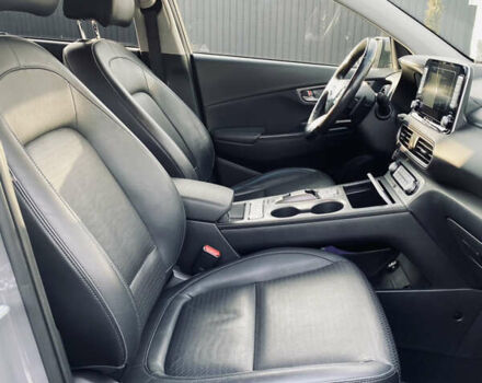 Сірий Хендай Kona Electric, об'ємом двигуна 0 л та пробігом 144 тис. км за 16900 $, фото 18 на Automoto.ua