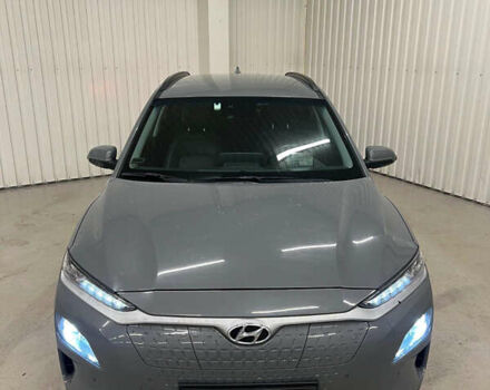 Серый Хендай Kona Electric, объемом двигателя 0 л и пробегом 102 тыс. км за 14200 $, фото 3 на Automoto.ua
