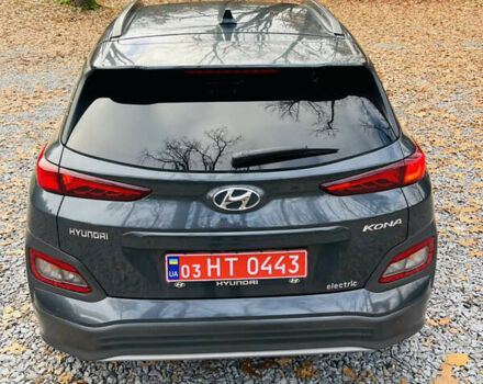 Серый Хендай Kona Electric, объемом двигателя 0 л и пробегом 112 тыс. км за 16700 $, фото 24 на Automoto.ua