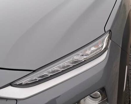 Серый Хендай Kona Electric, объемом двигателя 0 л и пробегом 180 тыс. км за 16700 $, фото 5 на Automoto.ua