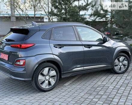 Серый Хендай Kona Electric, объемом двигателя 0 л и пробегом 106 тыс. км за 18400 $, фото 11 на Automoto.ua