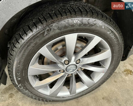 Серый Хендай Kona Electric, объемом двигателя 0 л и пробегом 120 тыс. км за 16999 $, фото 56 на Automoto.ua