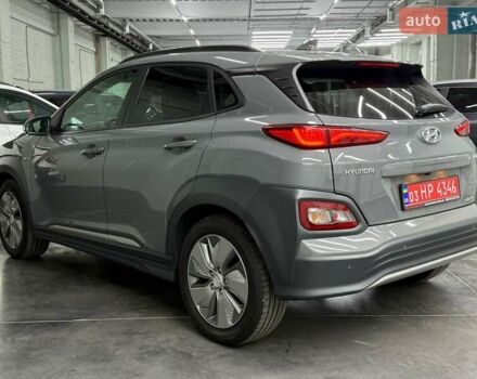 Серый Хендай Kona Electric, объемом двигателя 0 л и пробегом 129 тыс. км за 16430 $, фото 6 на Automoto.ua