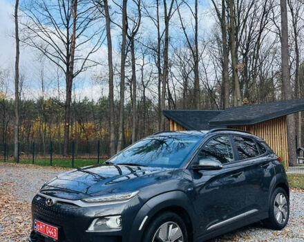 Серый Хендай Kona Electric, объемом двигателя 0 л и пробегом 112 тыс. км за 16700 $, фото 4 на Automoto.ua