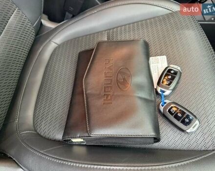 Серый Хендай Kona Electric, объемом двигателя 0 л и пробегом 113 тыс. км за 16818 $, фото 24 на Automoto.ua