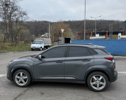 Серый Хендай Kona Electric, объемом двигателя 0 л и пробегом 98 тыс. км за 16500 $, фото 2 на Automoto.ua