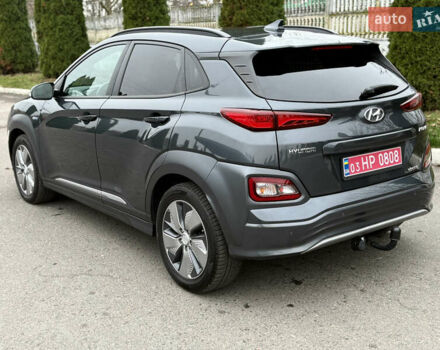 Серый Хендай Kona Electric, объемом двигателя 0 л и пробегом 103 тыс. км за 17300 $, фото 3 на Automoto.ua