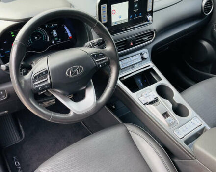 Серый Хендай Kona Electric, объемом двигателя 0 л и пробегом 112 тыс. км за 16700 $, фото 56 на Automoto.ua