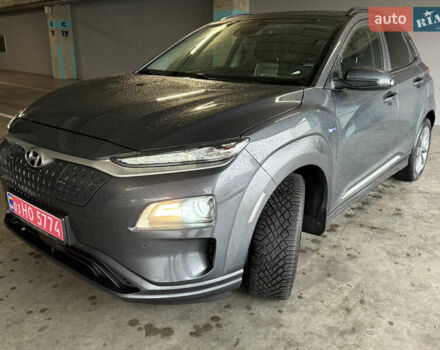 Серый Хендай Kona Electric, объемом двигателя 0 л и пробегом 120 тыс. км за 16999 $, фото 19 на Automoto.ua