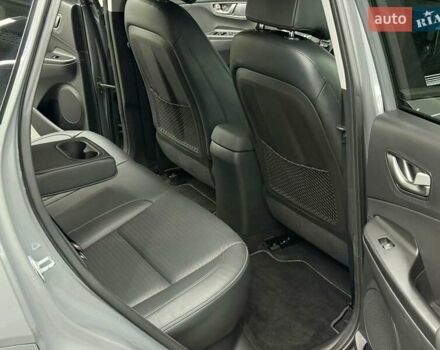 Серый Хендай Kona Electric, объемом двигателя 0 л и пробегом 129 тыс. км за 16430 $, фото 23 на Automoto.ua