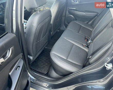 Серый Хендай Kona Electric, объемом двигателя 0 л и пробегом 130 тыс. км за 17400 $, фото 16 на Automoto.ua
