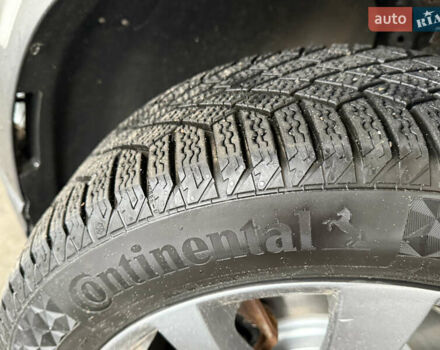 Серый Хендай Kona Electric, объемом двигателя 0 л и пробегом 120 тыс. км за 16999 $, фото 31 на Automoto.ua