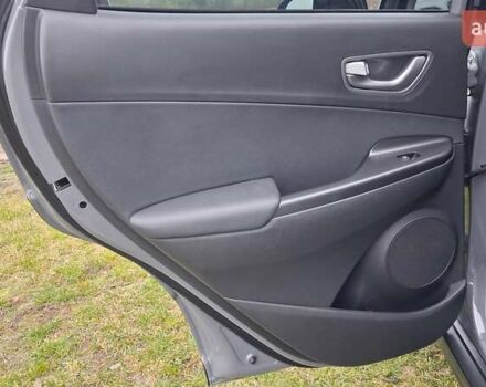 Серый Хендай Kona Electric, объемом двигателя 0 л и пробегом 180 тыс. км за 16700 $, фото 30 на Automoto.ua