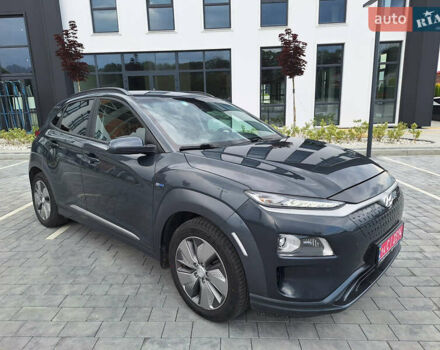 Серый Хендай Kona Electric, объемом двигателя 0 л и пробегом 91 тыс. км за 16300 $, фото 10 на Automoto.ua