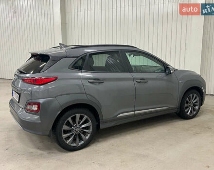 Серый Хендай Kona Electric, объемом двигателя 0 л и пробегом 102 тыс. км за 14200 $, фото 4 на Automoto.ua