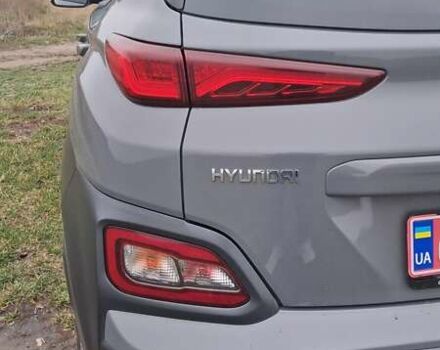 Серый Хендай Kona Electric, объемом двигателя 0 л и пробегом 180 тыс. км за 16700 $, фото 6 на Automoto.ua