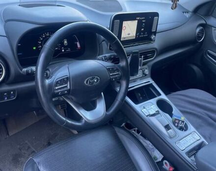 Серый Хендай Kona Electric, объемом двигателя 0 л и пробегом 140 тыс. км за 16999 $, фото 5 на Automoto.ua