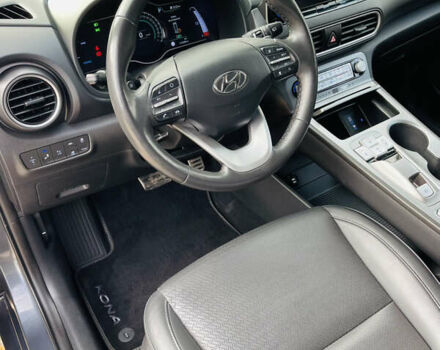 Серый Хендай Kona Electric, объемом двигателя 0 л и пробегом 112 тыс. км за 16700 $, фото 52 на Automoto.ua