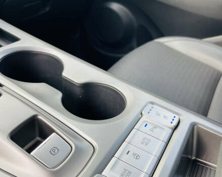 Серый Хендай Kona Electric, объемом двигателя 0 л и пробегом 112 тыс. км за 16700 $, фото 50 на Automoto.ua