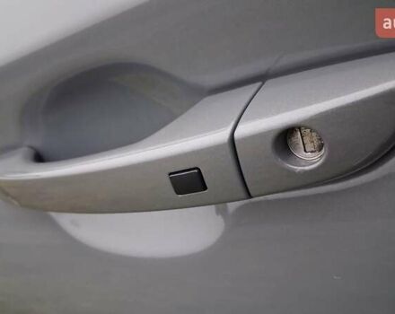 Серый Хендай Kona Electric, объемом двигателя 0 л и пробегом 180 тыс. км за 16700 $, фото 52 на Automoto.ua