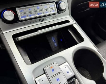 Серый Хендай Kona Electric, объемом двигателя 0 л и пробегом 113 тыс. км за 16818 $, фото 20 на Automoto.ua