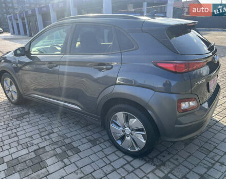 Серый Хендай Kona Electric, объемом двигателя 0 л и пробегом 130 тыс. км за 17400 $, фото 7 на Automoto.ua
