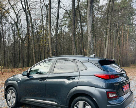 Серый Хендай Kona Electric, объемом двигателя 0 л и пробегом 112 тыс. км за 16700 $, фото 6 на Automoto.ua