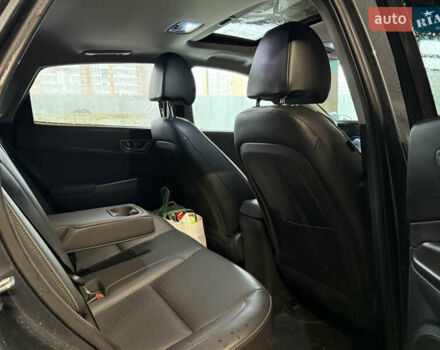 Серый Хендай Kona Electric, объемом двигателя 0 л и пробегом 120 тыс. км за 16999 $, фото 72 на Automoto.ua