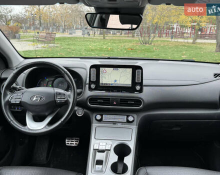 Сірий Хендай Kona Electric, об'ємом двигуна 0 л та пробігом 154 тис. км за 19500 $, фото 7 на Automoto.ua