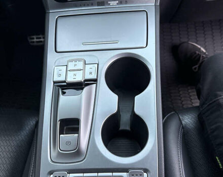 Серый Хендай Kona Electric, объемом двигателя 0 л и пробегом 98 тыс. км за 16500 $, фото 14 на Automoto.ua