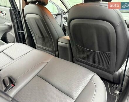 Серый Хендай Kona Electric, объемом двигателя 0 л и пробегом 113 тыс. км за 16818 $, фото 30 на Automoto.ua