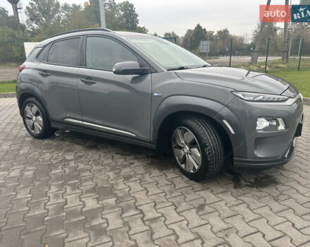Серый Хендай Kona Electric, объемом двигателя 0 л и пробегом 85 тыс. км за 18300 $, фото 2 на Automoto.ua