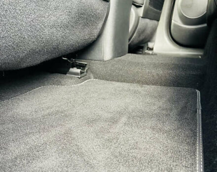 Серый Хендай Kona Electric, объемом двигателя 0 л и пробегом 112 тыс. км за 16700 $, фото 39 на Automoto.ua