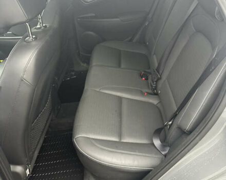 Серый Хендай Kona Electric, объемом двигателя 0 л и пробегом 85 тыс. км за 18300 $, фото 28 на Automoto.ua