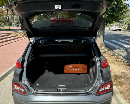 Сірий Хендай Kona Electric, об'ємом двигуна 0 л та пробігом 85 тис. км за 18750 $, фото 8 на Automoto.ua