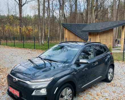 Серый Хендай Kona Electric, объемом двигателя 0 л и пробегом 112 тыс. км за 16700 $, фото 21 на Automoto.ua