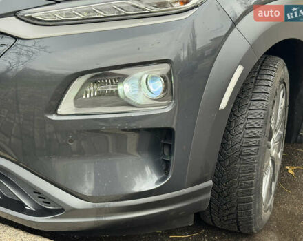 Сірий Хендай Kona Electric, об'ємом двигуна 0 л та пробігом 154 тис. км за 19500 $, фото 26 на Automoto.ua