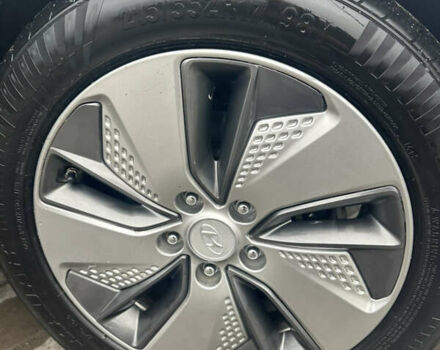 Серый Хендай Kona Electric, объемом двигателя 0 л и пробегом 85 тыс. км за 18300 $, фото 31 на Automoto.ua