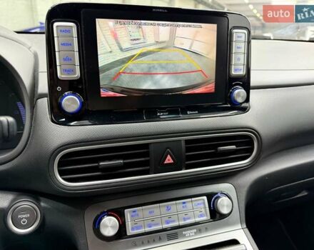 Серый Хендай Kona Electric, объемом двигателя 0 л и пробегом 113 тыс. км за 17094 $, фото 12 на Automoto.ua