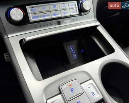 Серый Хендай Kona Electric, объемом двигателя 0 л и пробегом 113 тыс. км за 17094 $, фото 15 на Automoto.ua