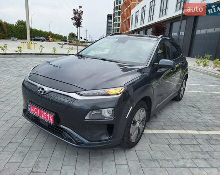 Серый Хендай Kona Electric, объемом двигателя 0 л и пробегом 91 тыс. км за 16300 $, фото 3 на Automoto.ua