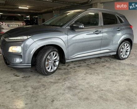 Серый Хендай Kona Electric, объемом двигателя 0 л и пробегом 120 тыс. км за 16999 $, фото 4 на Automoto.ua