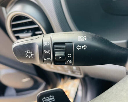 Серый Хендай Kona Electric, объемом двигателя 0 л и пробегом 112 тыс. км за 16700 $, фото 56 на Automoto.ua