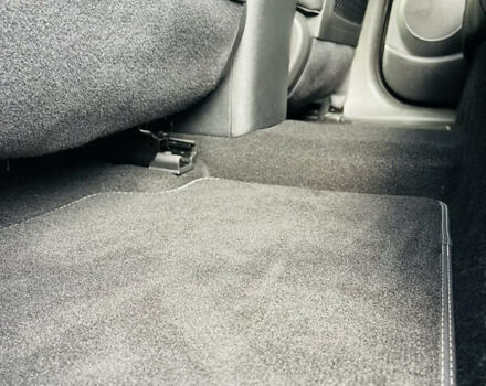 Серый Хендай Kona Electric, объемом двигателя 0 л и пробегом 112 тыс. км за 16700 $, фото 72 на Automoto.ua