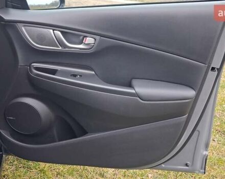 Серый Хендай Kona Electric, объемом двигателя 0 л и пробегом 180 тыс. км за 16700 $, фото 28 на Automoto.ua